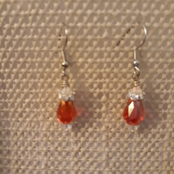 Short Dangle Red Earrings JW3 - Picture 1 of 3